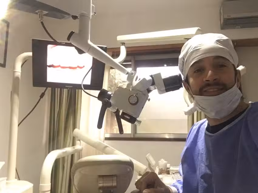 Adri&aacute;n Gregori Microcirugia Periodontal