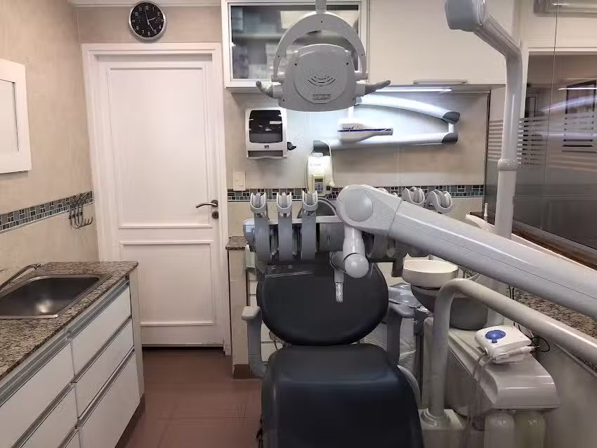 AIELLO MONTES Odontologia digital. Implantes