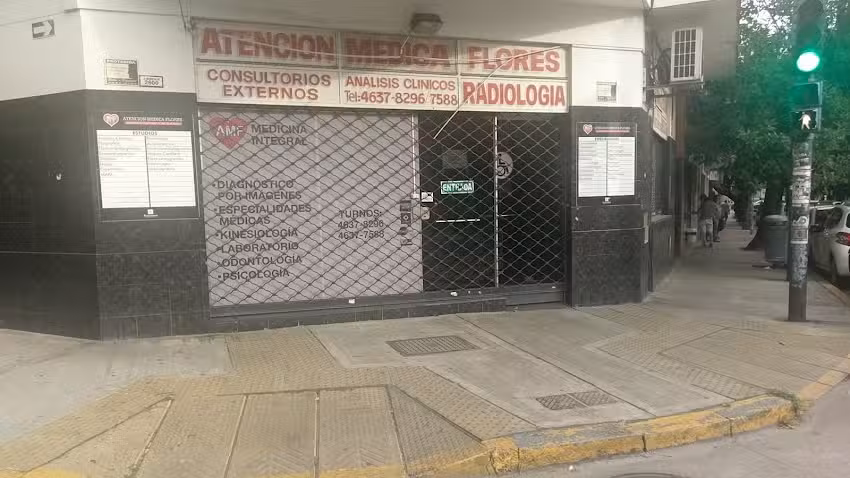 Atenci&oacute;n M&eacute;dica Flores