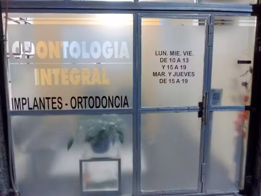 Centro De Implantes Dentales
