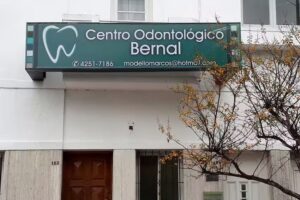 Centro odontol&oacute;gico Bernal