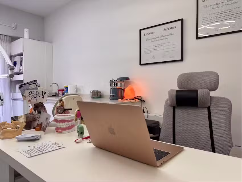 Cirug&iacute;a Maxilofacial Belossi