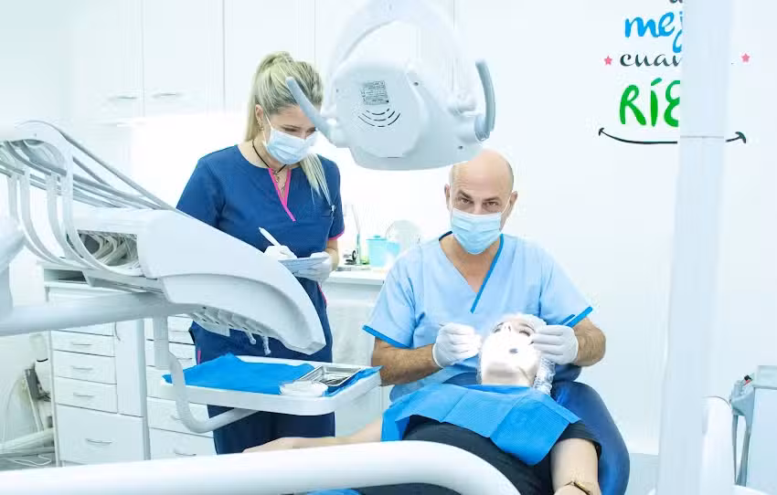 CL&Iacute;NICA DENTAL SAPORITI
