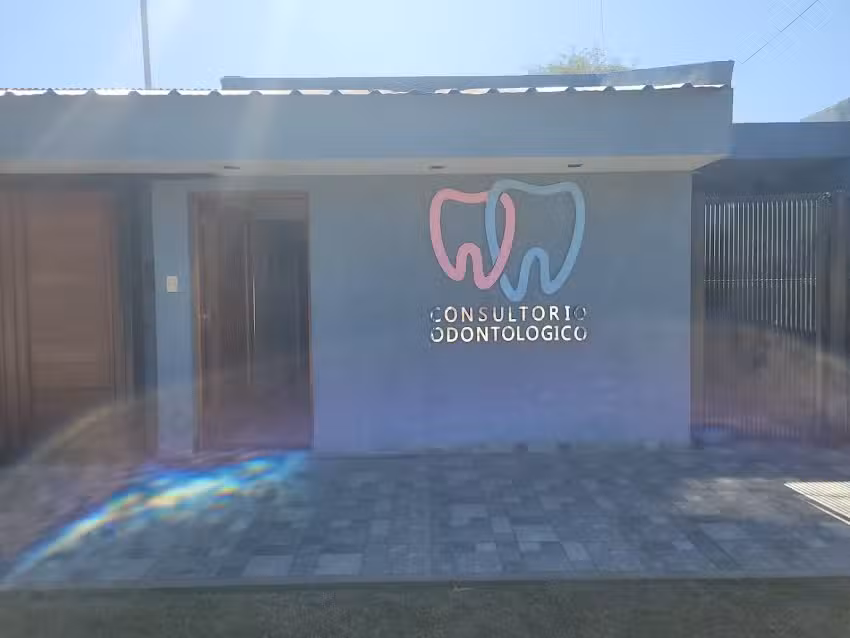Consultorio Odontologico LISTA TUCZNIO