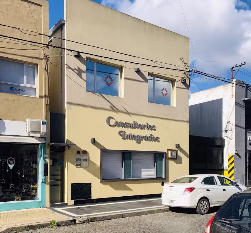 CONSULTORIO ODONTOLOGICO-TANDIL. DR HECTOR L UNZUE