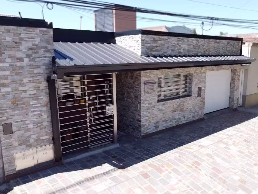 Dr. Gustavo Pistilli, Odont&oacute;logo