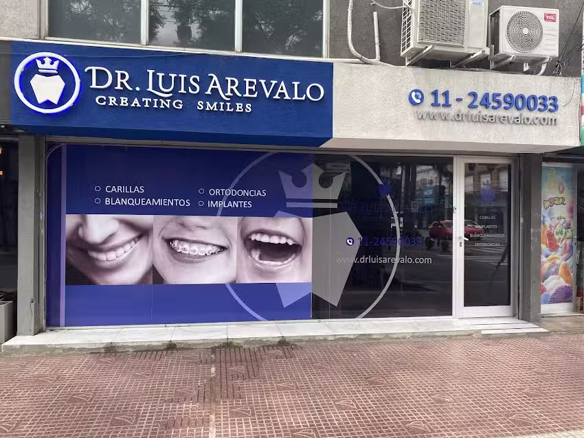 Dr Luis Arevalo ( Clinica de est&eacute;tica Dental)