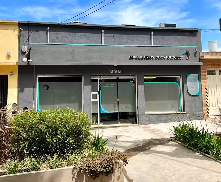 Dr. Montferrand Gaston &ndash; Estetica Dental & Implantes