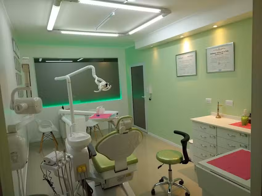 Latorraca Luciana . Odont&oacute;loga