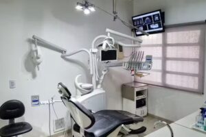 Od. Emilio Caligaris. Especialista en implantologia oral.