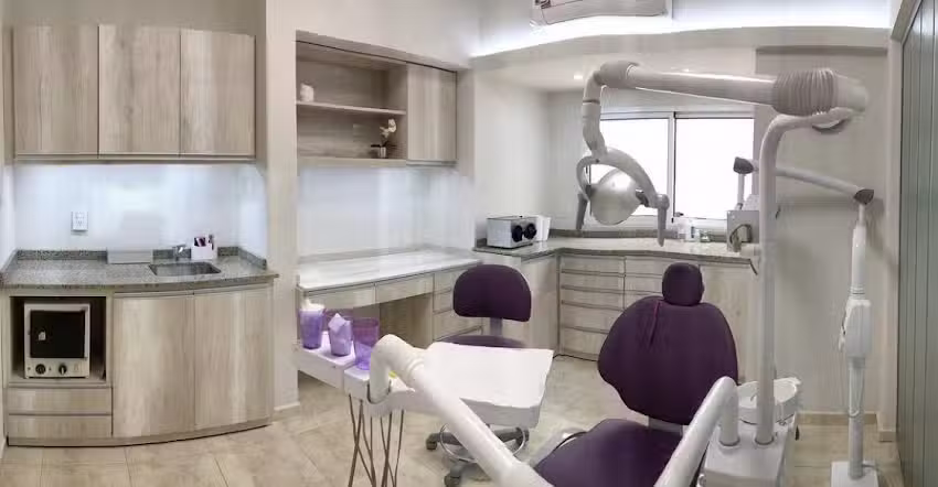 Od. Fabi&aacute;n Moneghessi-Odontologia Integral Rafaela