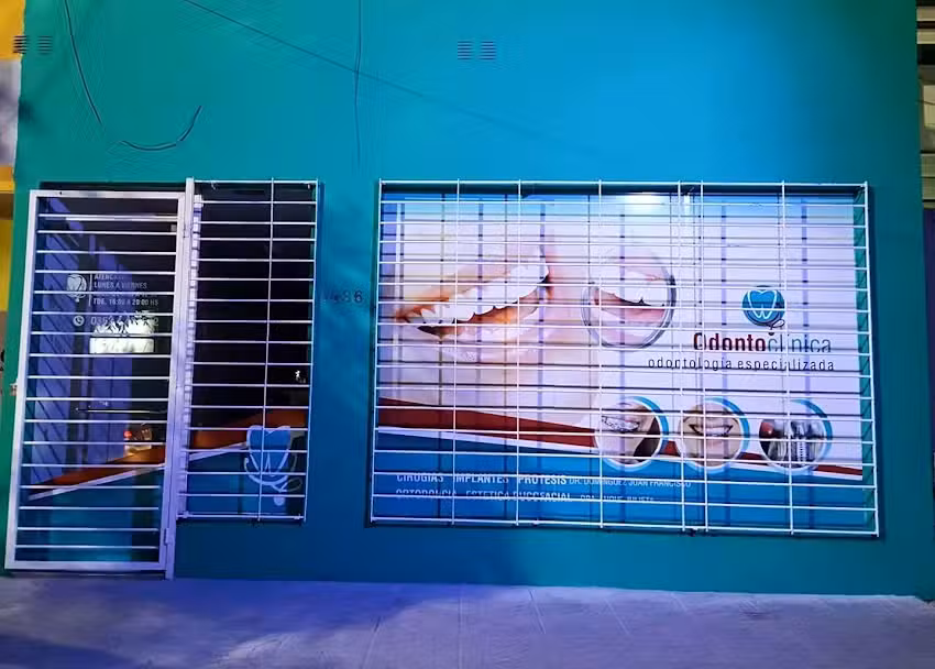 ODONTOClinica:Dra Julieta Luque-ORTODONCIA -Dr Juan Dominguez IMPLANTES