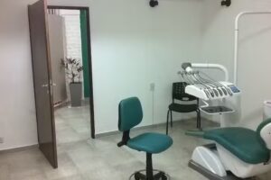 Odont&oacute;loga Dra. Ana C. Santa Mar&iacute;a