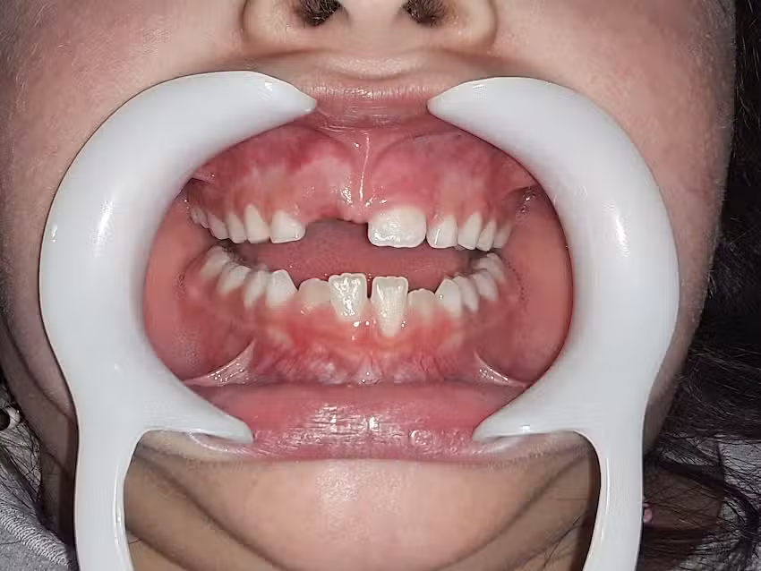 Odontologa Luc&iacute;a C&oacute;rdoba