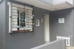 Odontolog&iacute;a Est&eacute;tica E Implantes, Odontopediatria, Pr&oacute;tesis, Cirug&iacute;a, Arreglos De Caries Etc