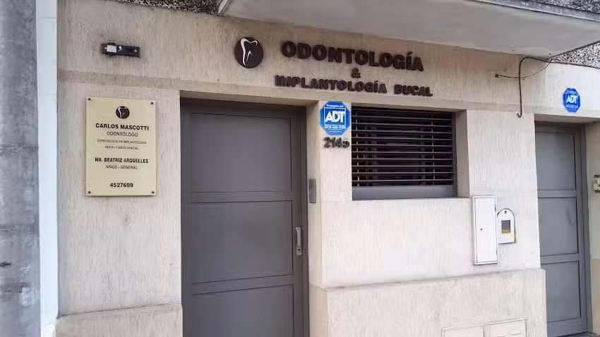 Odontolog&iacute;a Implantologia Bucal