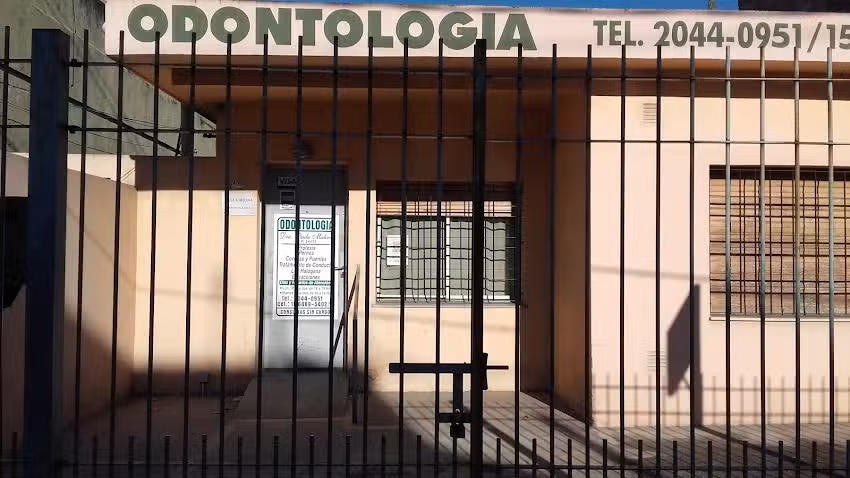 Odontolog&iacute;a Lan&uacute;s Oeste