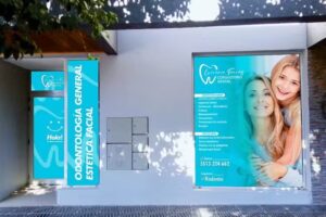 Odontolog&iacute;a y est&eacute;tica Luciana Farias