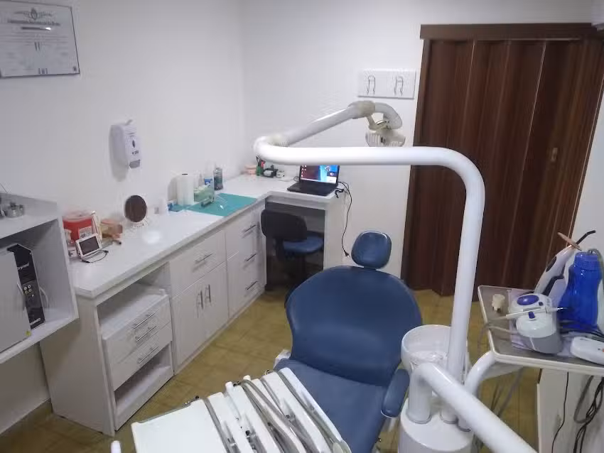 Odont&oacute;logo Moroni Luciano